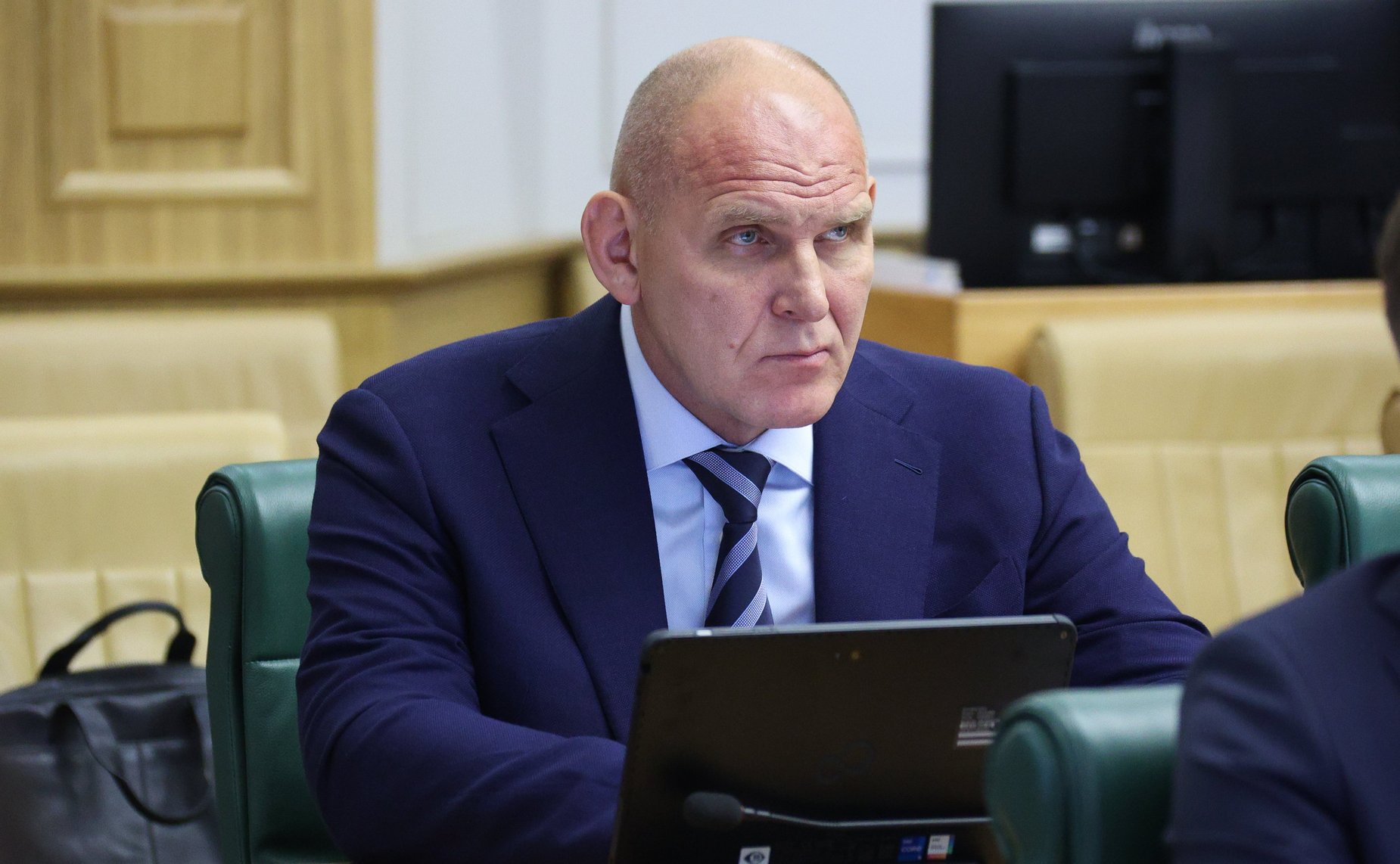 Александр Карелин