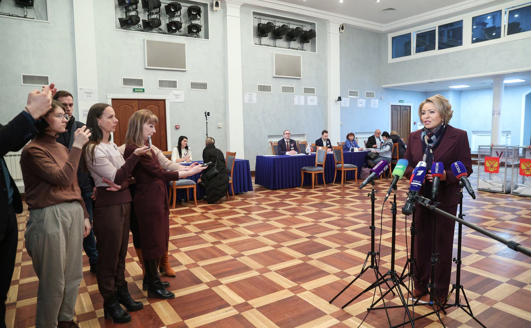 Валентина Матвиенко приняла участие в голосовании на выборах Президента Российской Федерации