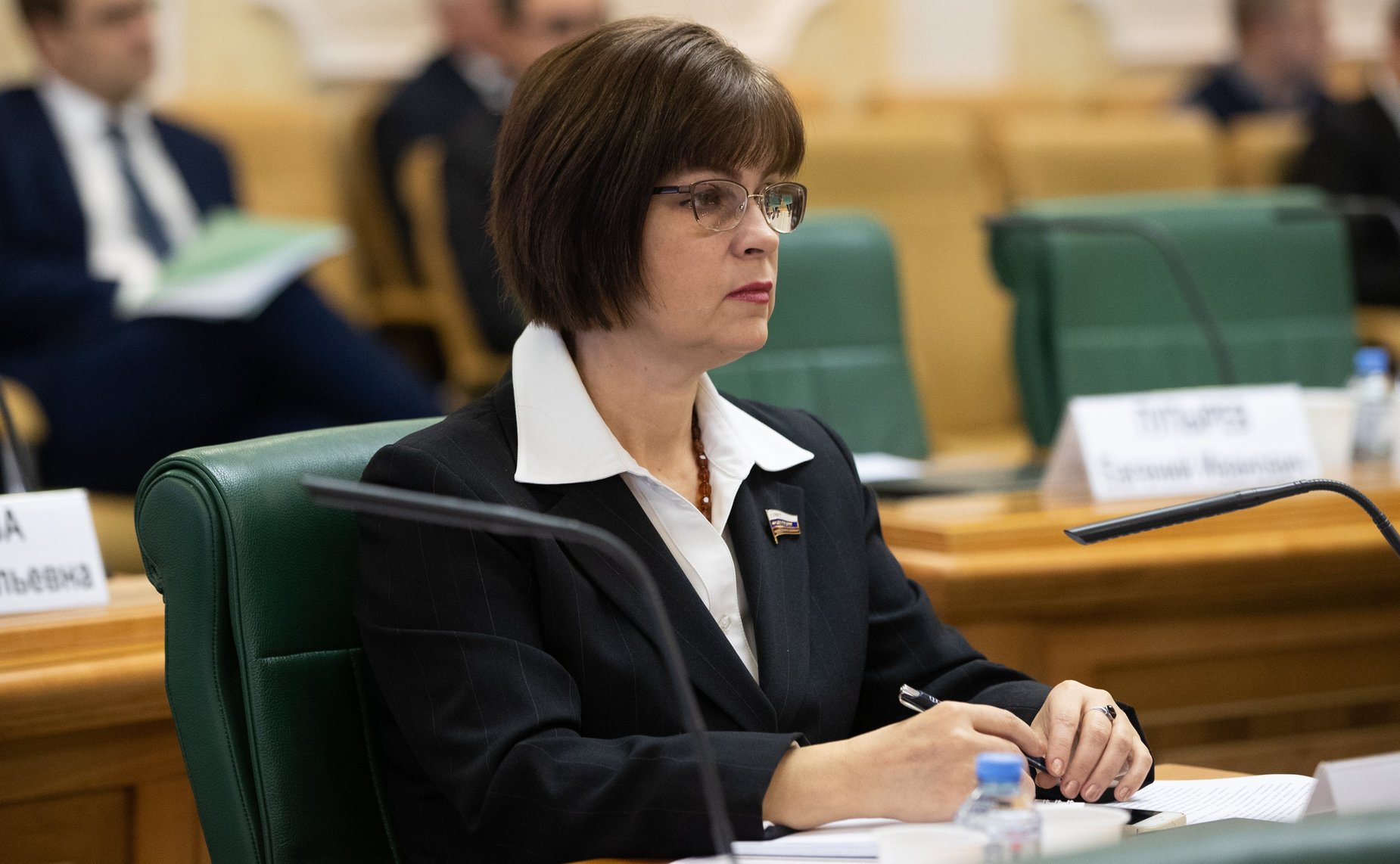 Елена Попова