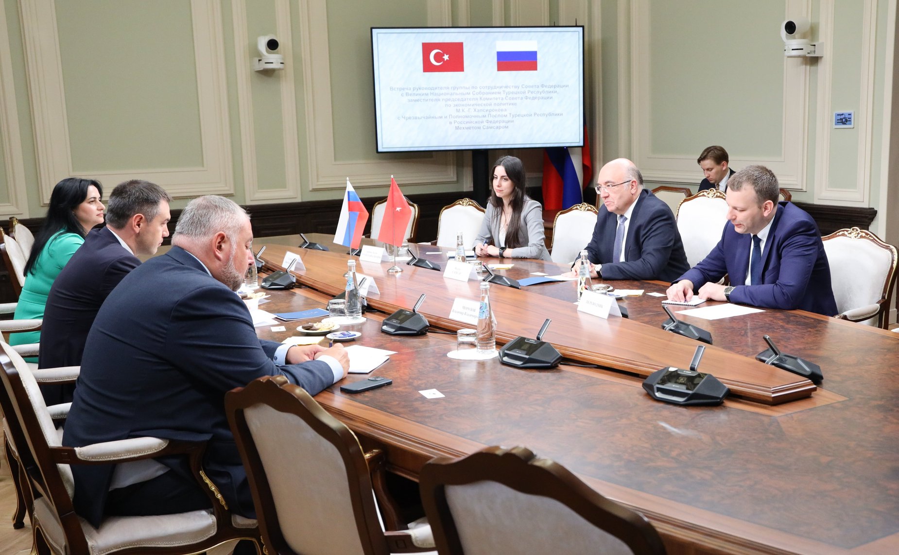 Мурат Хапсироков провел встречу с Чрезвычайным и Полномочным Послом Турецкой Республики в Российской Федерации Мехметом Самсаром