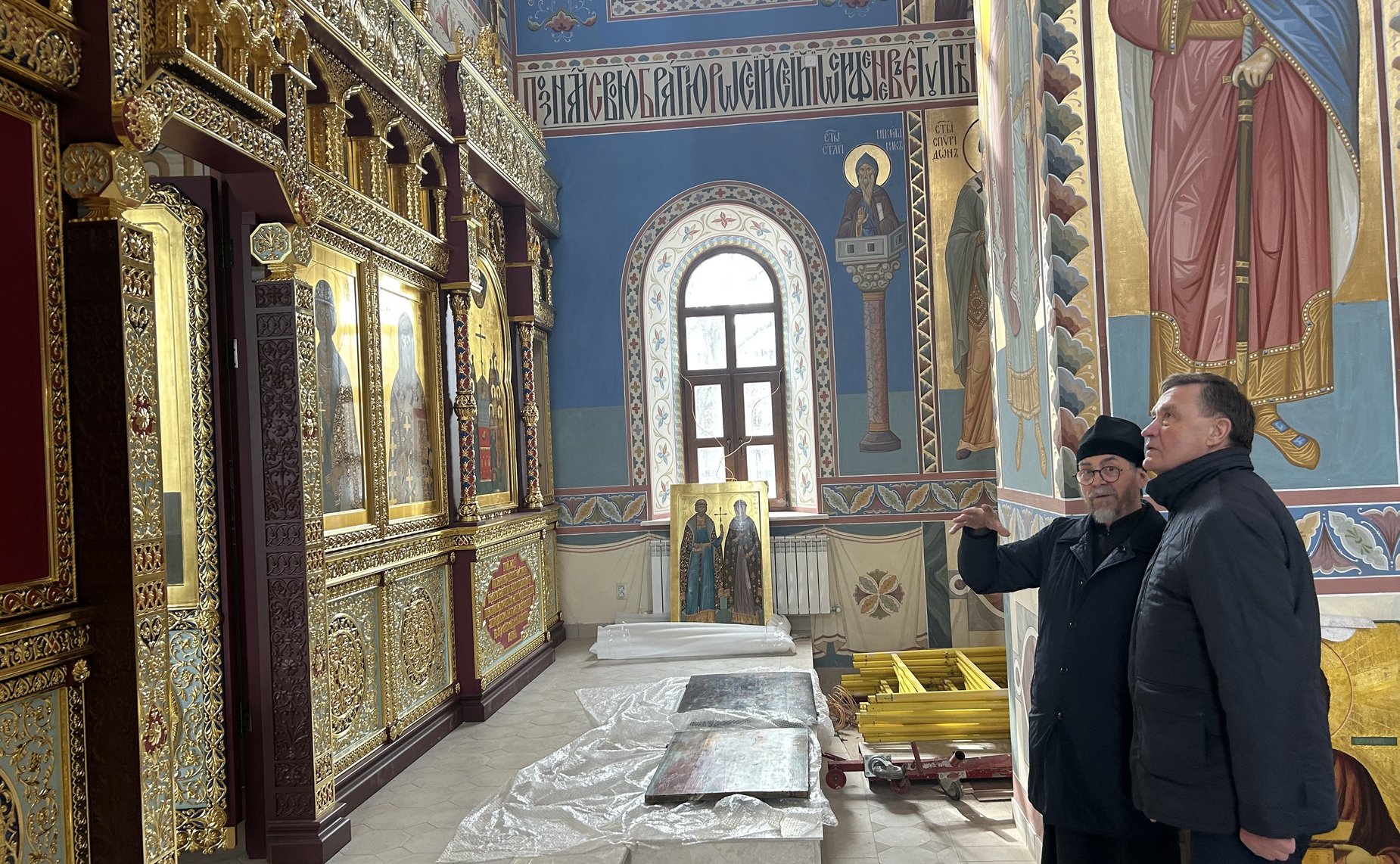 Сергей Рябухин в ходе рабочей поездки обсудил благоустройство строящегося храма