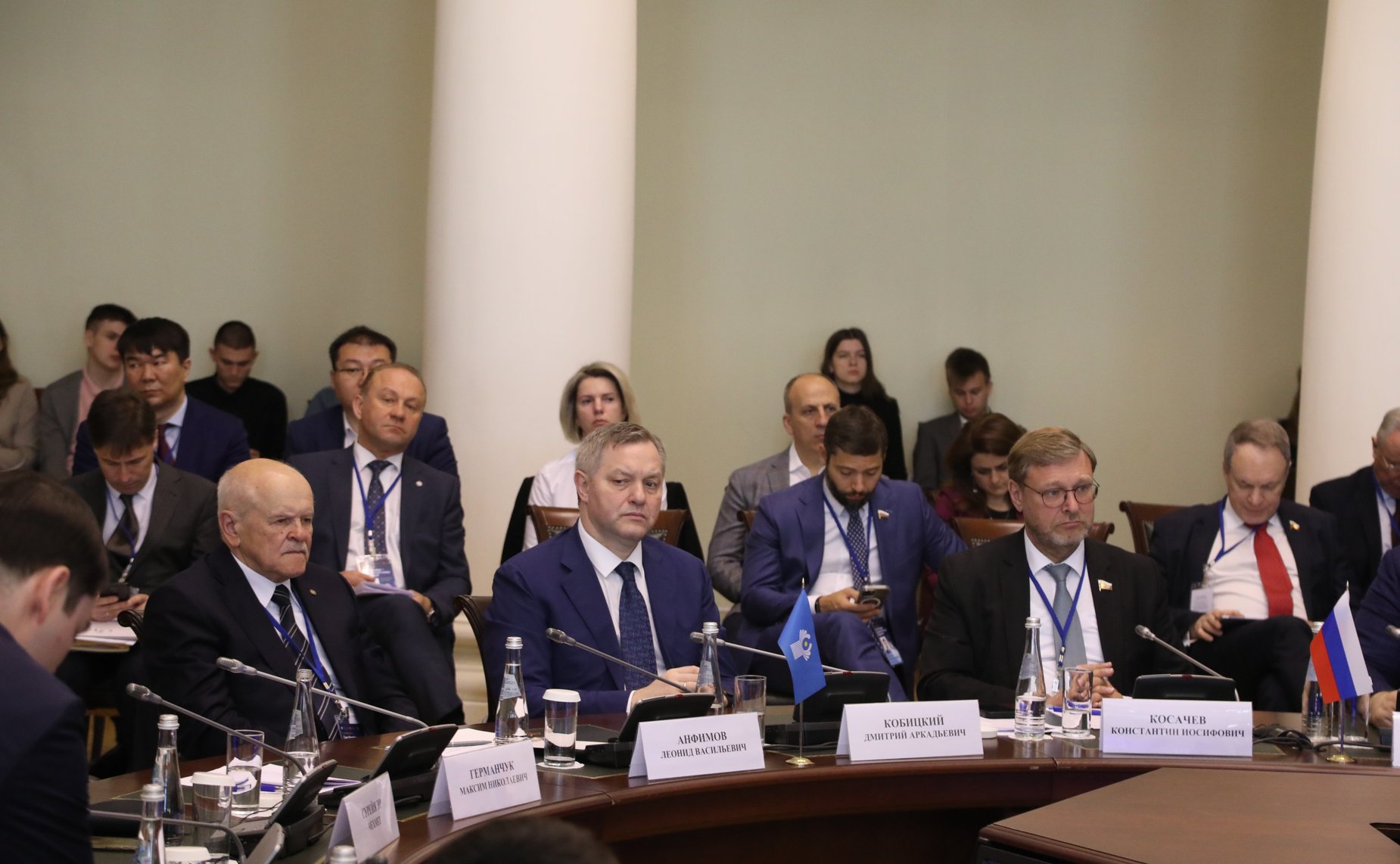 Круглый стол «Институт парламентаризма в условиях глобальных трансформаций»