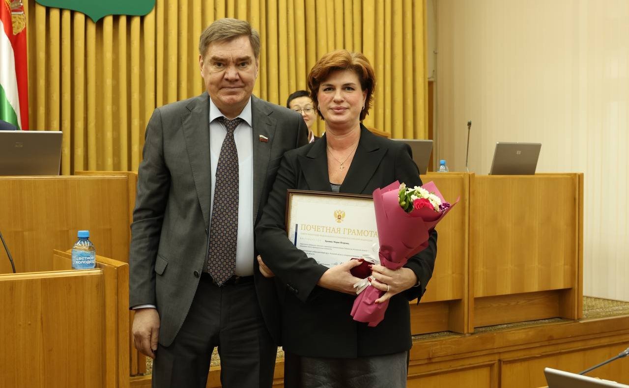 Александр Савин вручил награды Совета Федерации отличившимся землякам