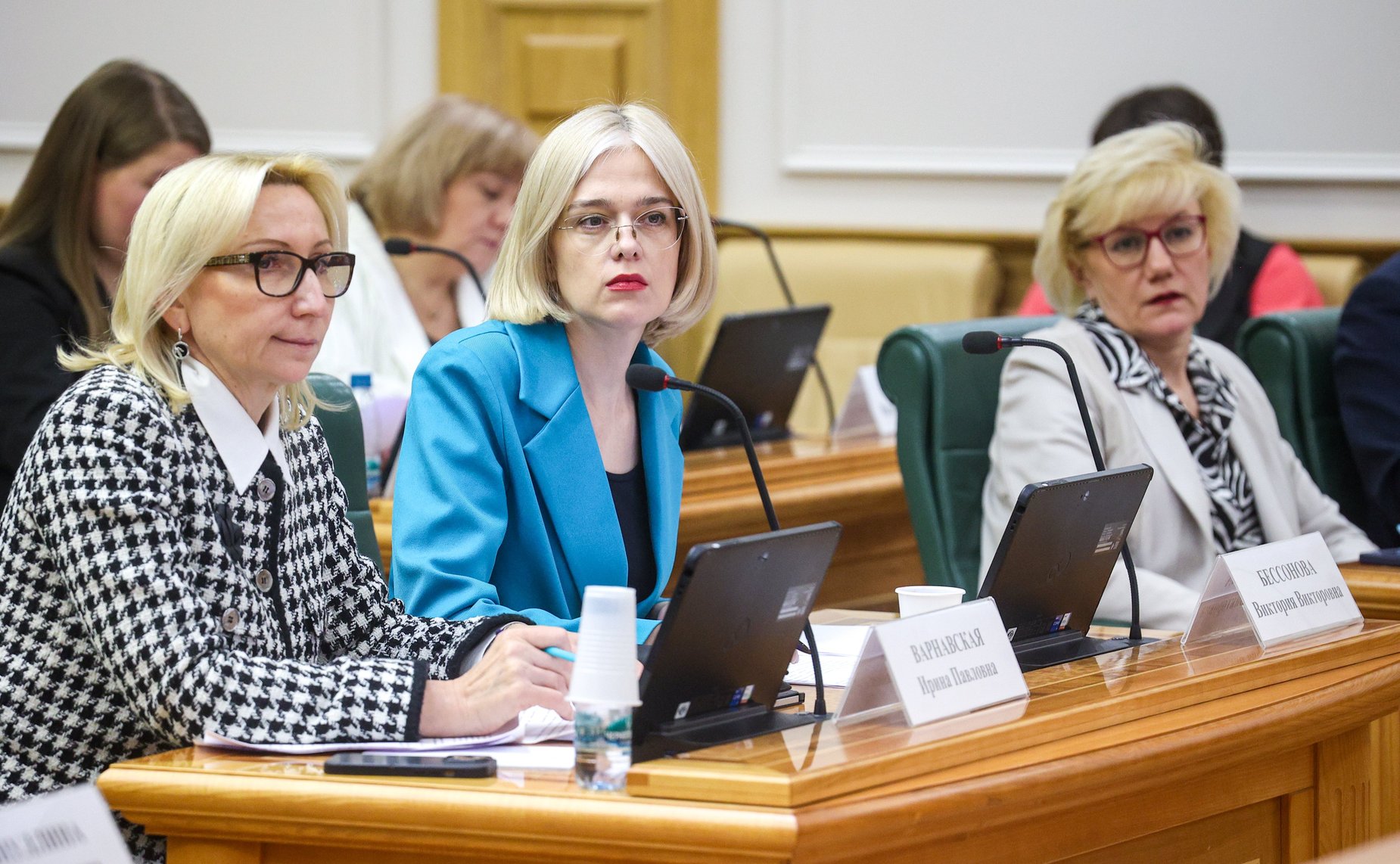 Встреча председателя Комитета СФ по науке, образованию и культуре Лилии Гумеровой с участниками окружных семейно-демографических конференций