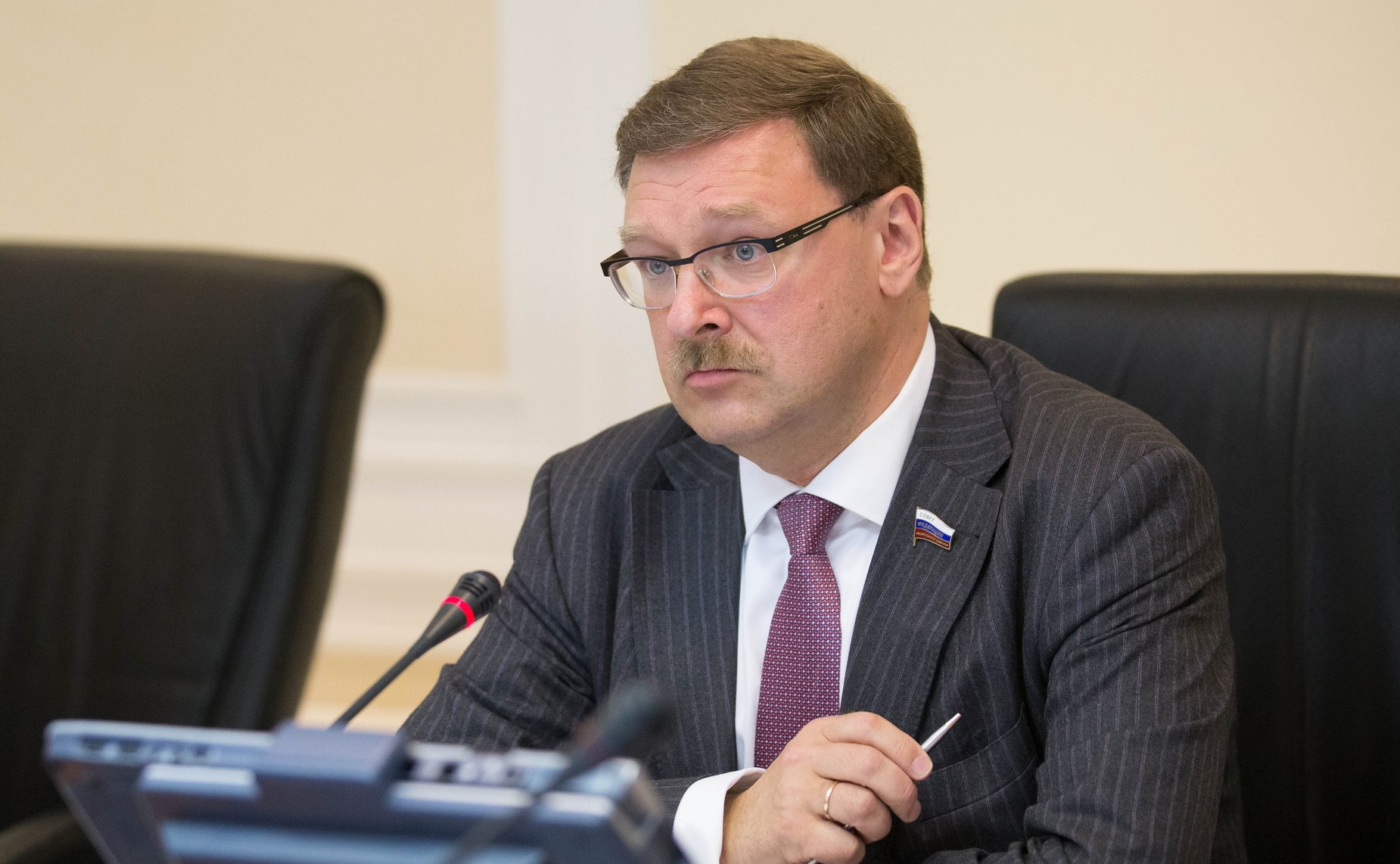 К. Косачев на заседании Комитета по международным делам