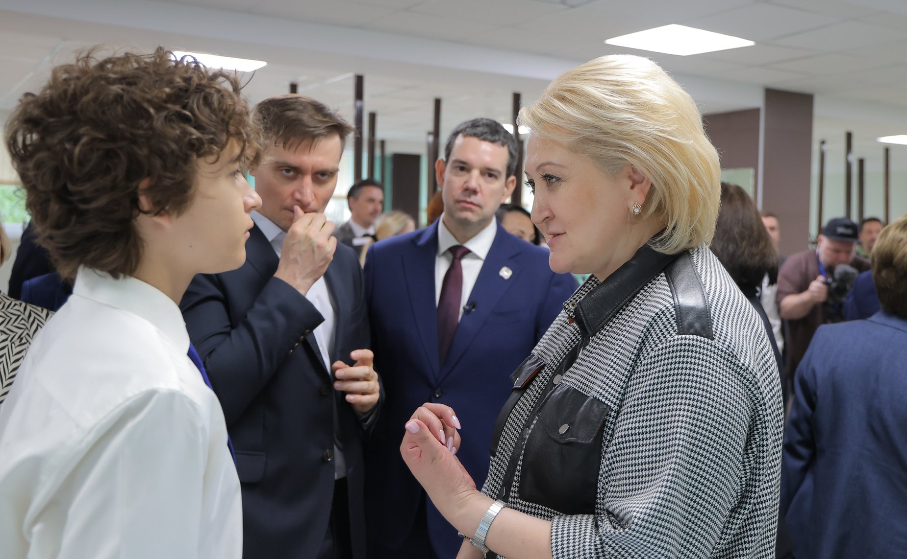 Выездное заседание Комитета Совета Федерации по науке, образованию и культуре «Развитие системы непрерывного образования для обеспечения технологического лидерства региона ( на примере Вологодской области)». Посещение школы №29