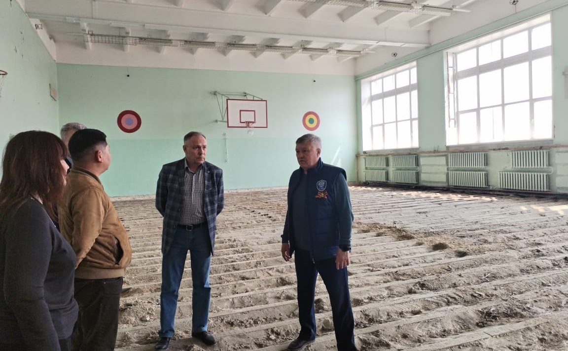 Сергей Михайлов проконтролировал ремонт образовательных учреждений в Забайкалье