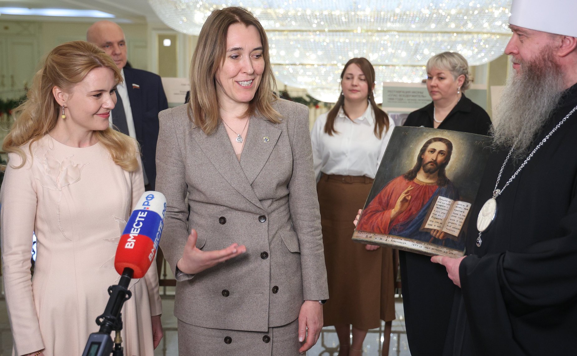 Выставка восстановленных икон Донбасса из Свято-Петропавловского кафедрального собора