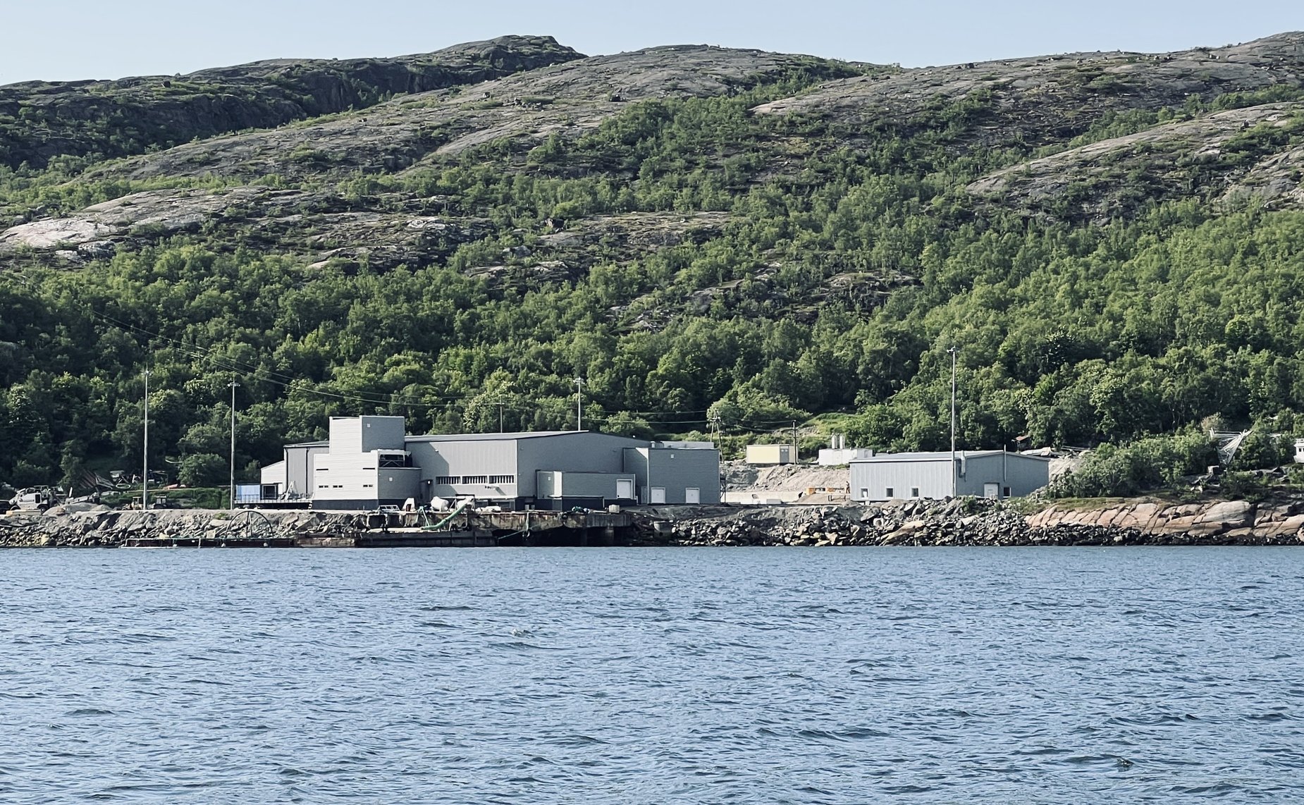 Татьяна Сахарова посетила предприятие по выращиванию атлантического лосося в Мурманской области