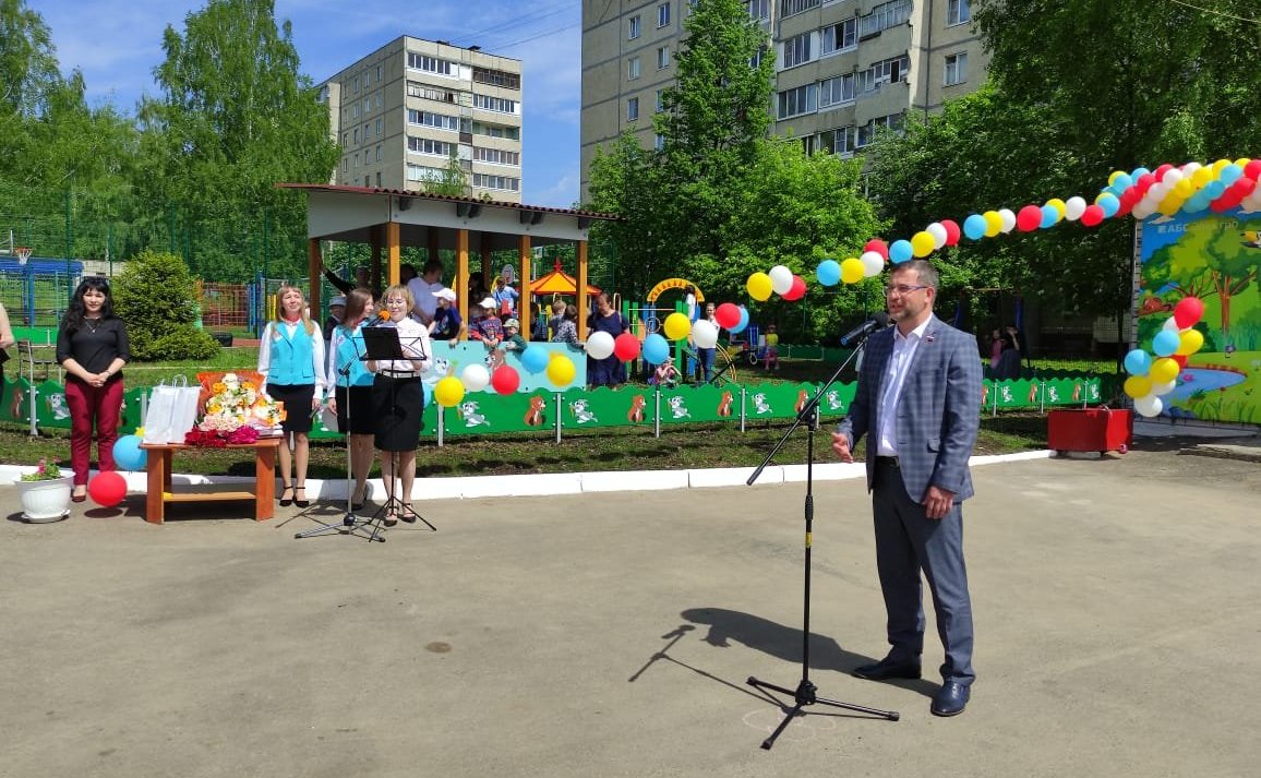 Николай Владимиров принял участие в открытии первого в Чувашии центра социальных услуг для семей с детьми