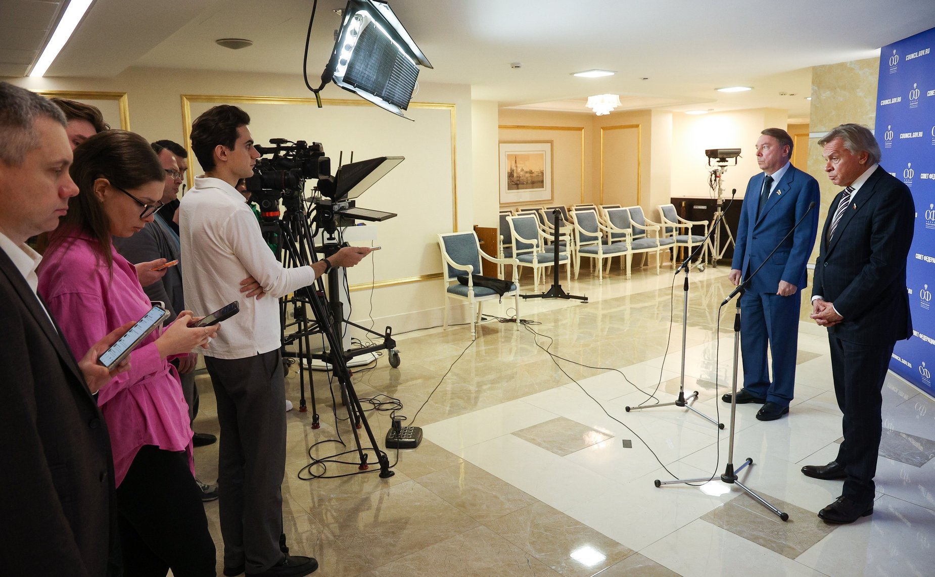 Пресс-подход по итогам круглого стола Комиссии СФ по информационной политике и взаимодействия со СМИ