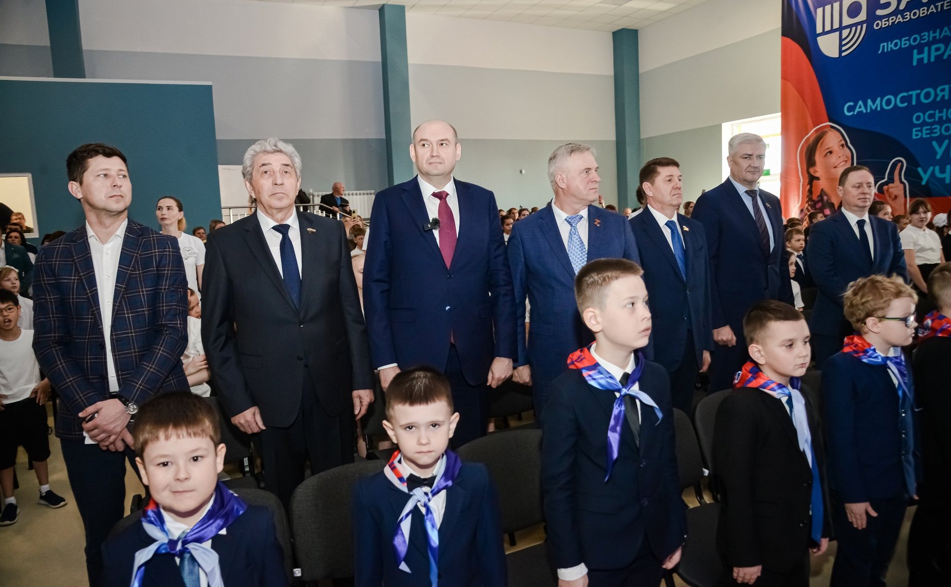 Андрей Шевченко принял участие в торжественном открытии новой школы в жилом комплексе «Заречье» посёлка Ленина Оренбургского района