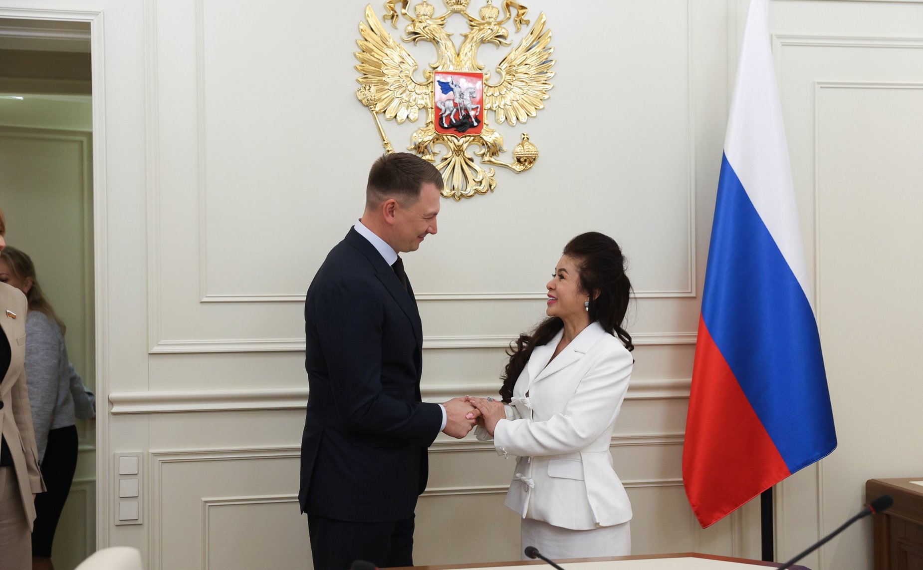 Александр Двойных встретился в Совете Федерации с основательницей крупнейшей вьетнамской компании по производству кофе и напитков Ле Хоанг Зиеп Тхао