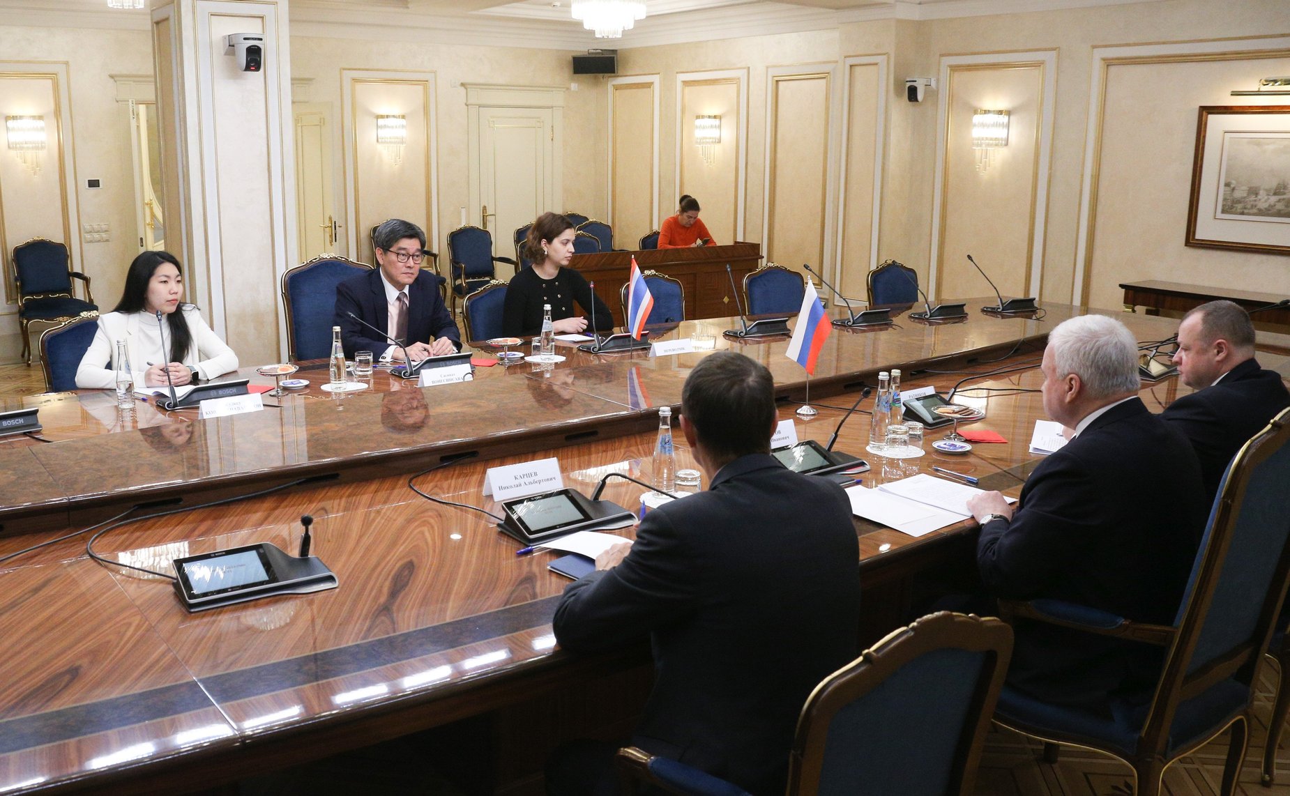 Встреча первого заместителя председателя Комитета СФ по международным делам Андрея Денисова с Чрезвычайным и Полномочным Послом Королевства Таиланд в РФ