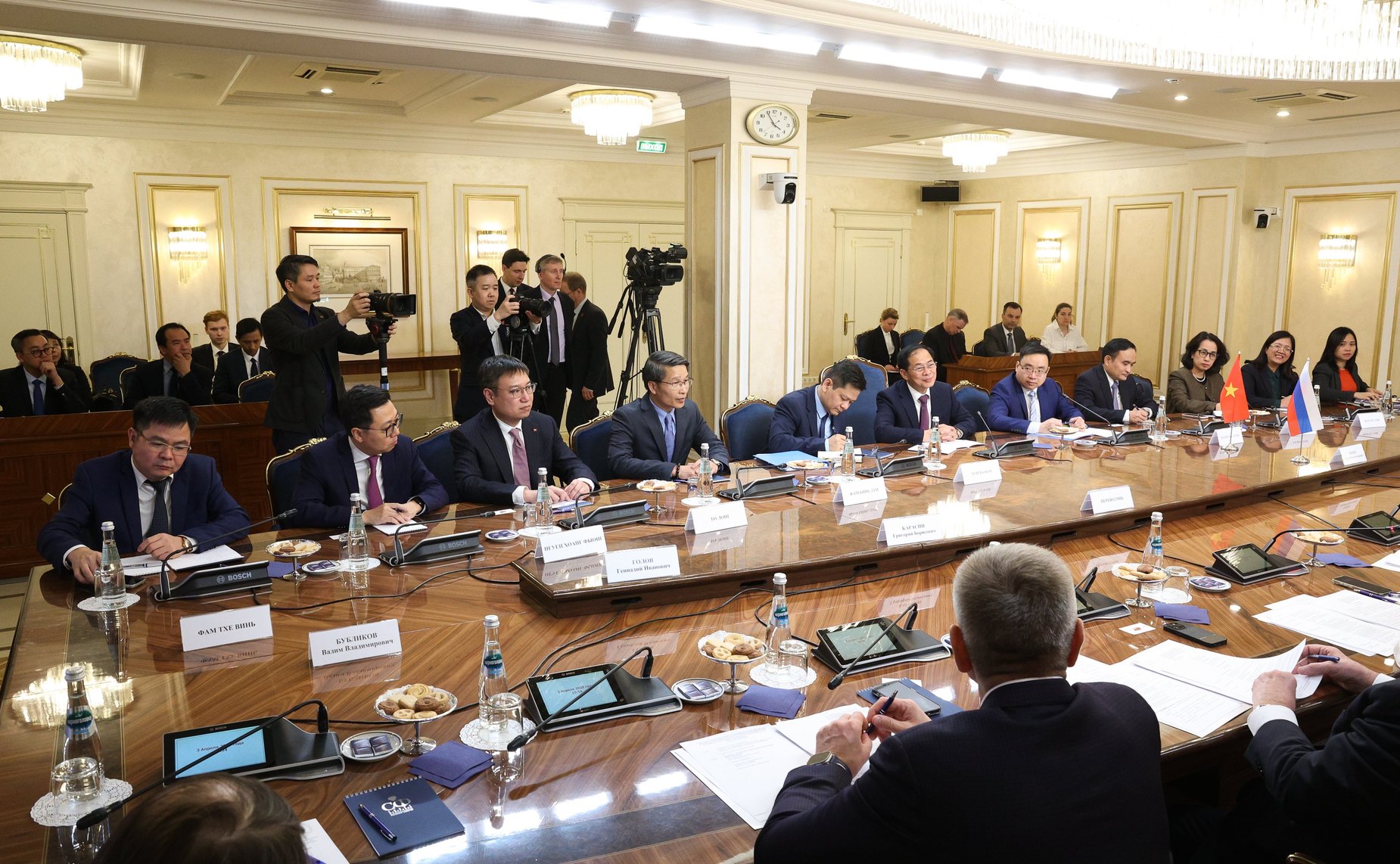 Встреча Председателя Совета Федерации Валентины Матвиенко с Вице-премьером Правительства, Министром иностранных дел Социалистической Республики Вьетнам Буй Тхань Шоном