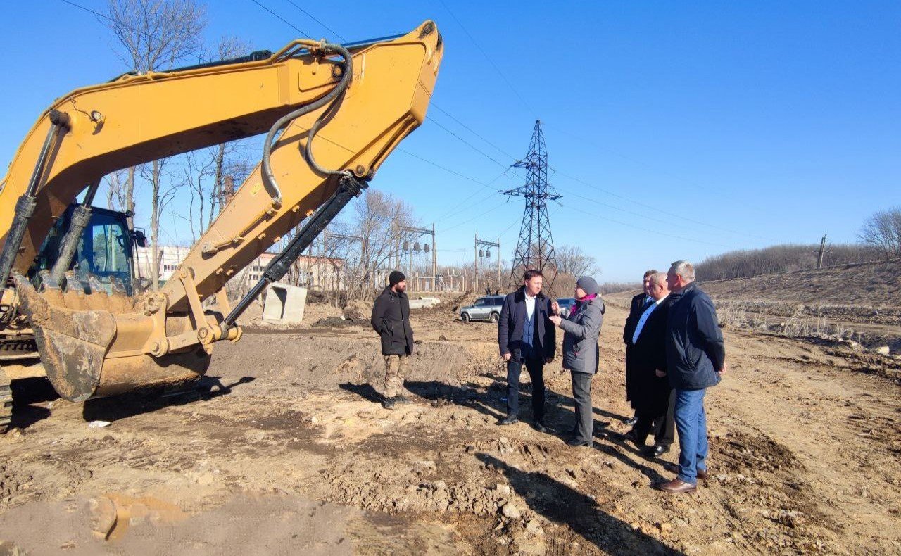 Александр Ролик в рамках региональной недели побывал в муниципалитетах Приморья, наиболее пострадавших от тайфунов и ливневых дождей летом нынешнего года