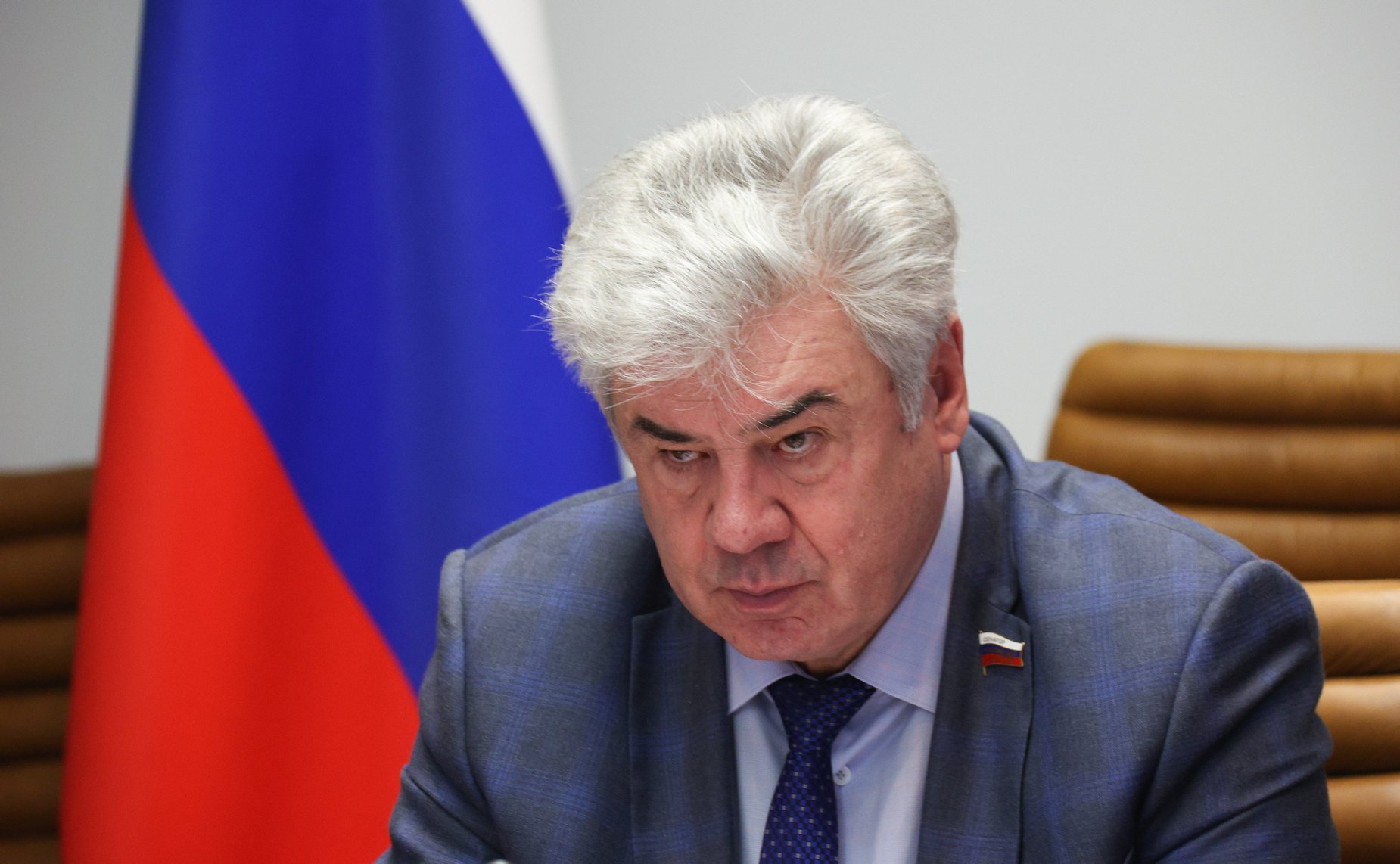 Виктор Бондарев