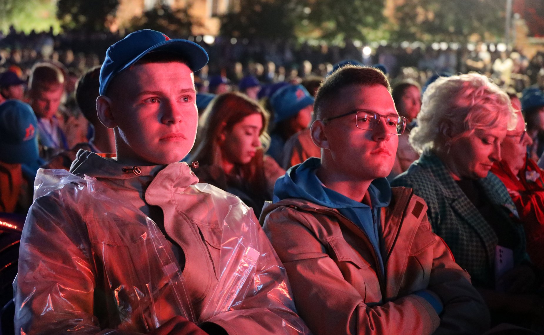 В память о событиях Великой Отечественной войны в ночь на 22 июня прошел митинг-реквием, в котором участвовали как школьники, прибывшие на «Поезде Памяти»
