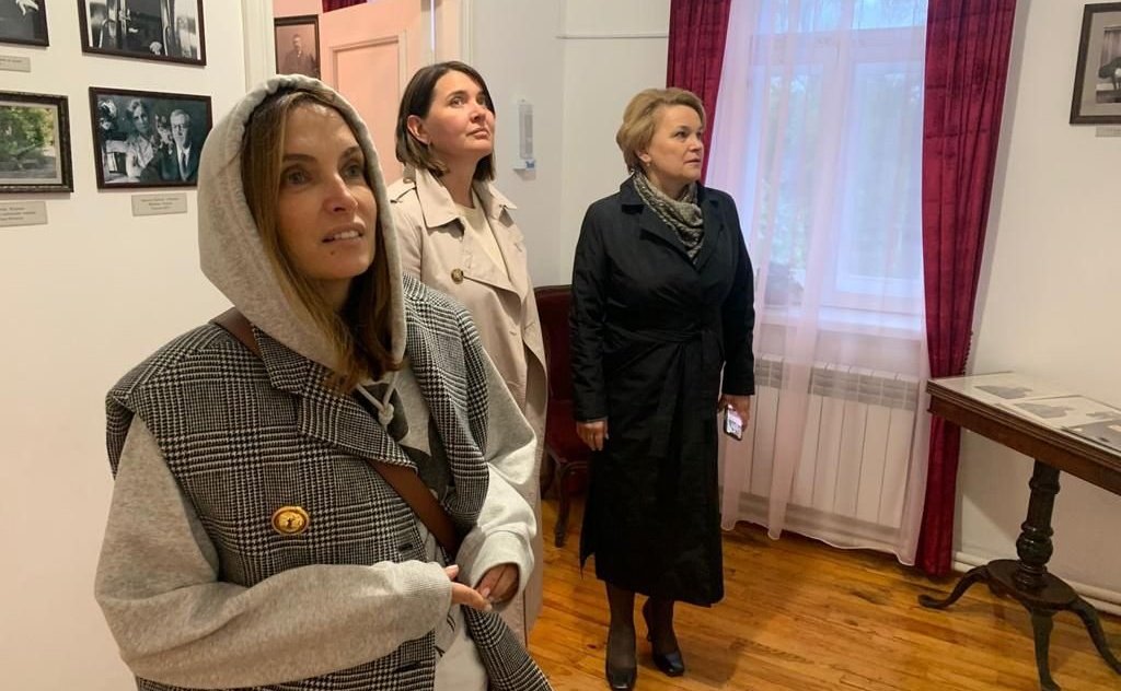 Юлия Лазуткина в рамках рабочей поездки в регион посетила Нижнеломовский, Наровчатский и Сердобский районы