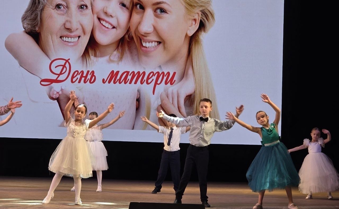 Ольга Бас приняла участие в торжественном мероприятии в ЛНР, приуроченном ко Дню матери