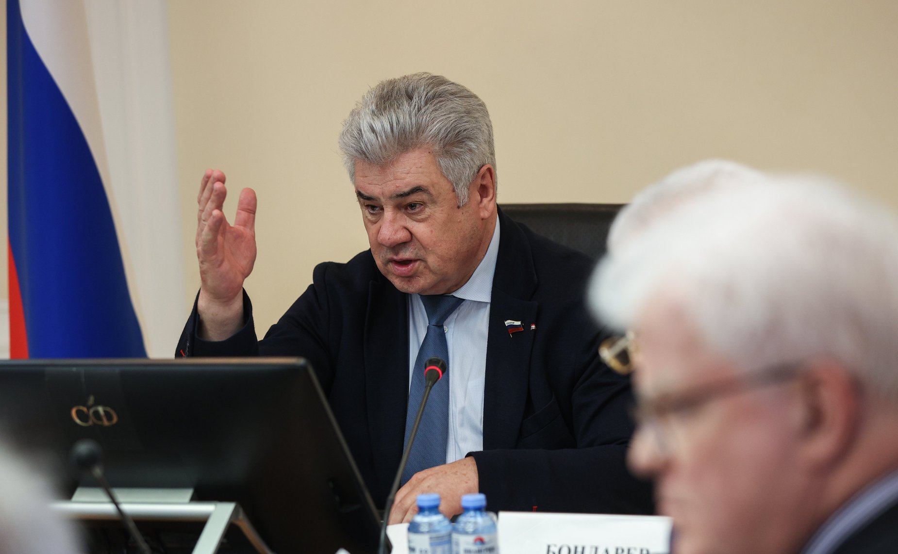 Виктор Бондарев