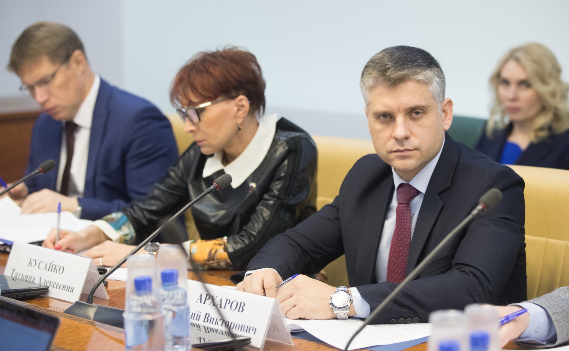 Заседание «круглого стола» на тему правового регулирования участия медицинских организаций различных типов и форм собственности в реализации территориальных программ государственных гарантий бесплатного оказания гражданам медицинской помощи»