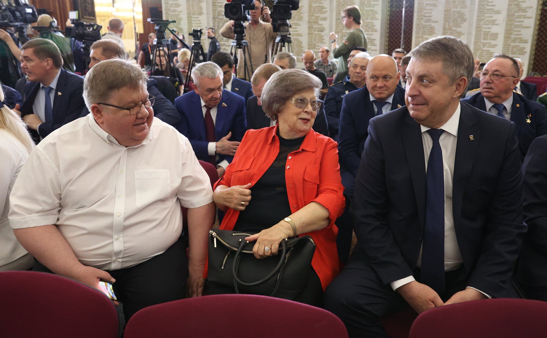 Торжественная церемония передачи «Мечей Победы» Городам воинской славы