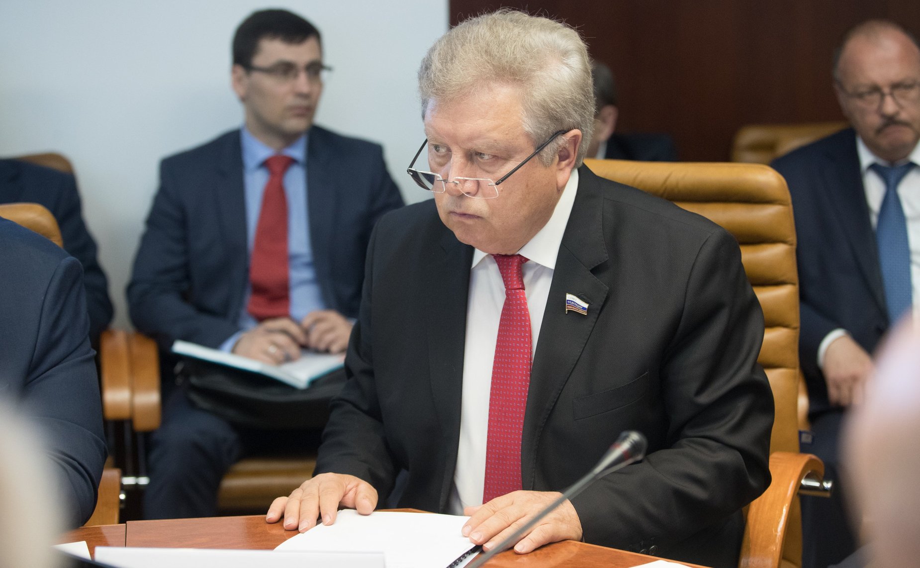 Е. Серебренников