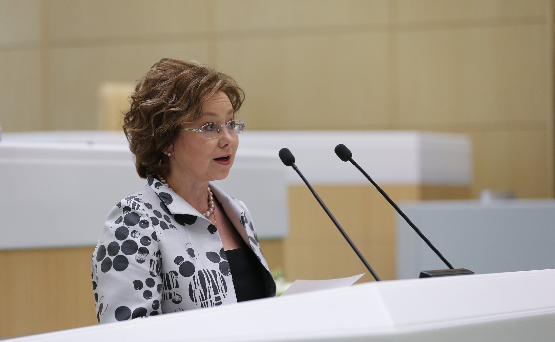 Пленарное заседание Х Парламентских встреч в рамках ХХХ Международных образовательных чтений «К 350-летию со дня рождения Петра I: секулярный мир и религиозность»