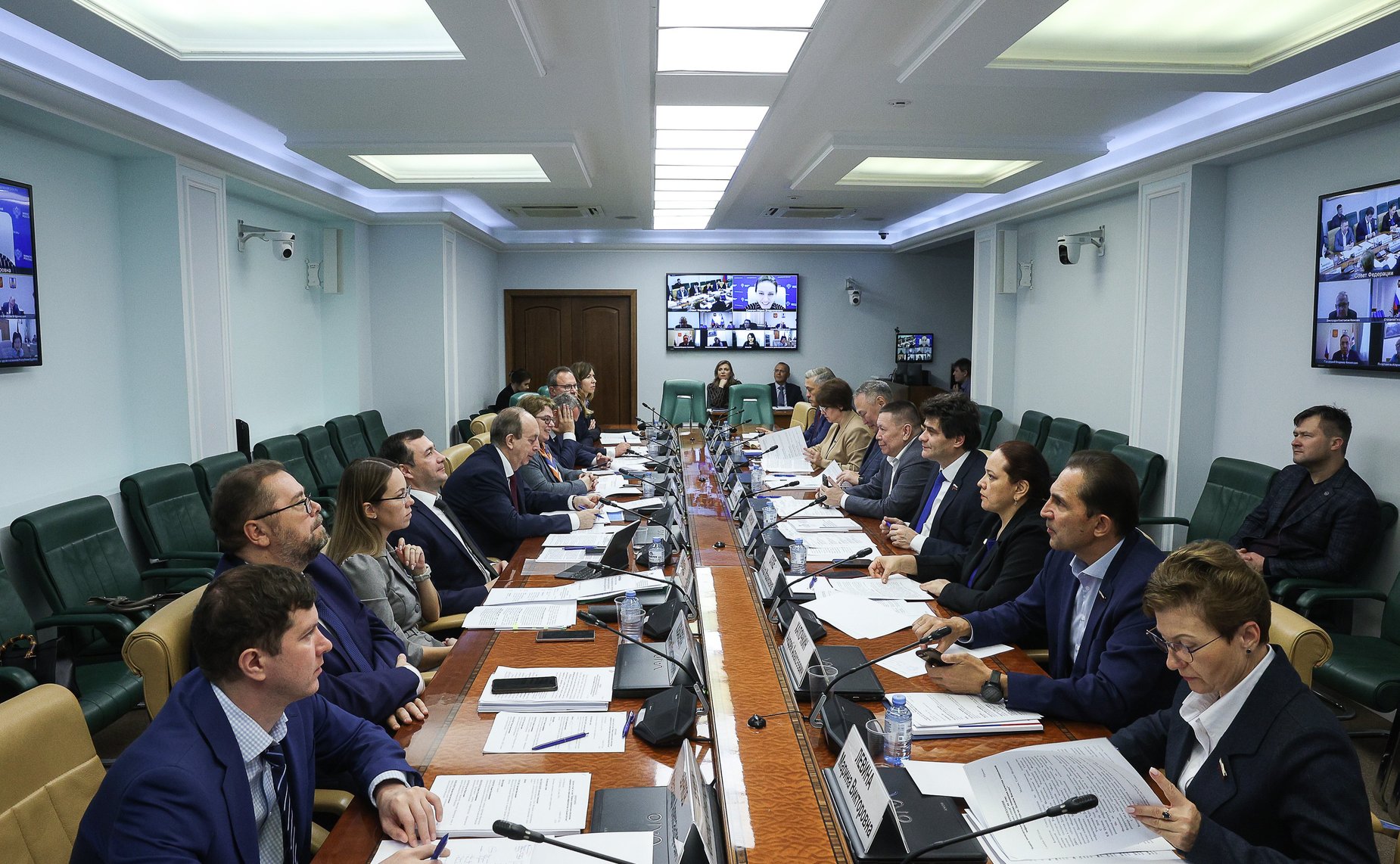 Круглый стол на тему «Вопросы законодательного обеспечения повышения качества социальной инфраструктуры на Дальнем Востоке»