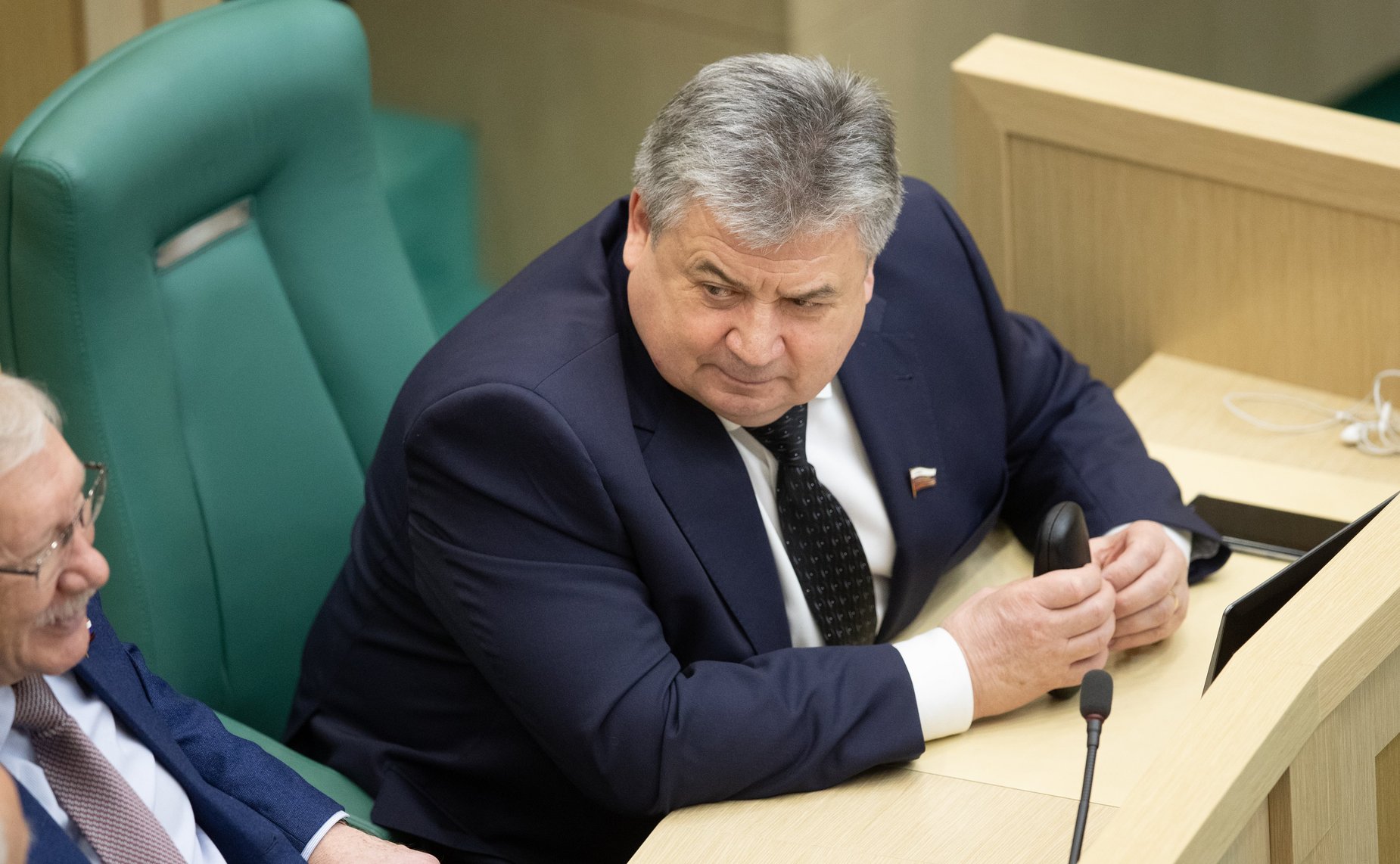 Геннадий Емельянов