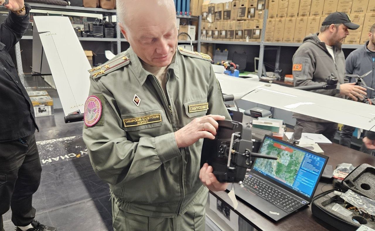 Владимир Городецкий посетил Федерацию гонок дронов в Новосибирской области