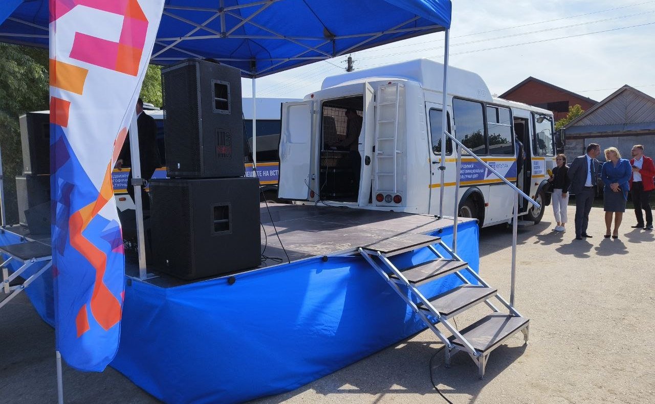 Николай Владимиров принял участие в открытии нового дома культуры в Чувашской Республике