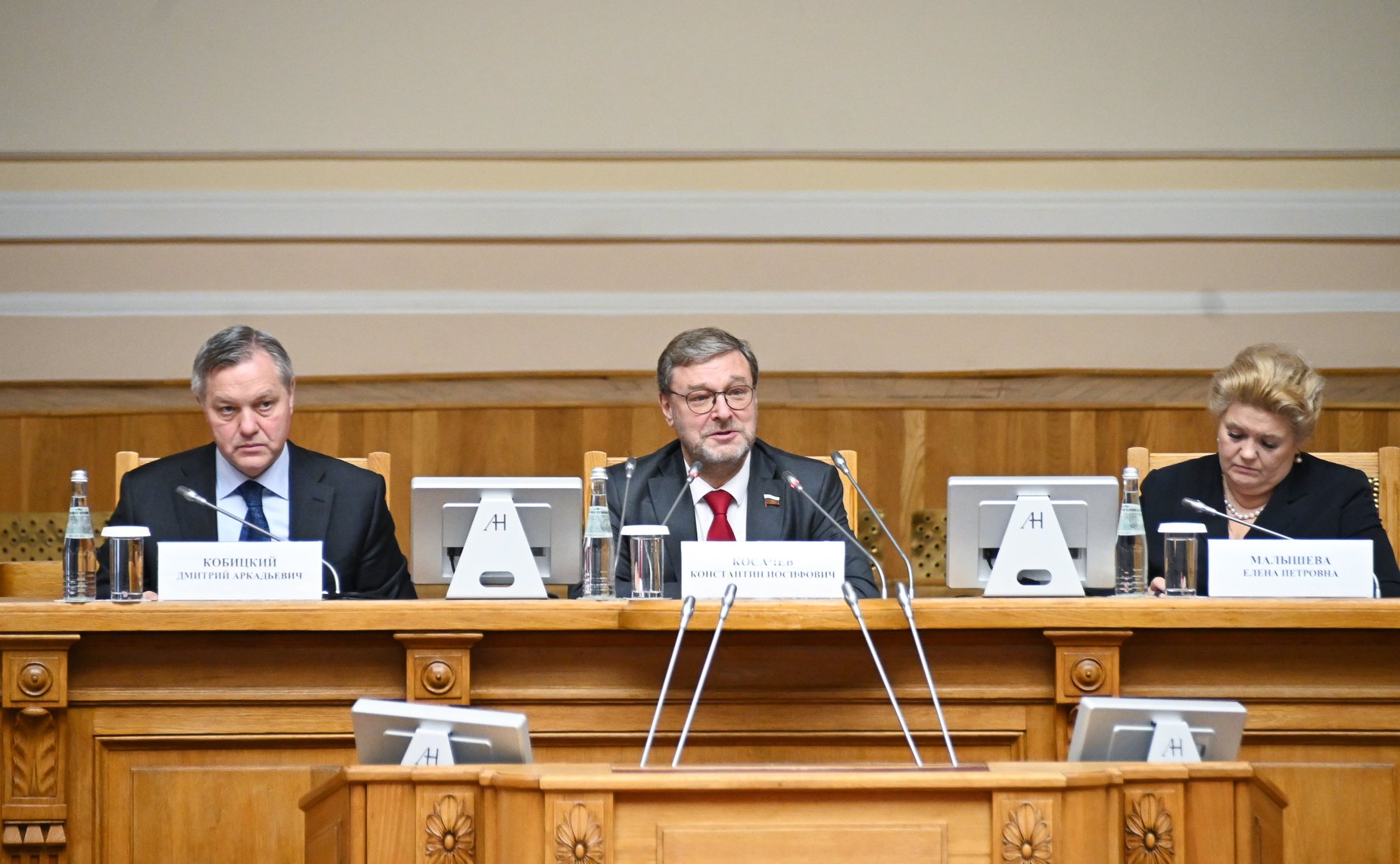 Пленарное заседание международной конференции «Великая Отечественная война в коллективной памяти народов Содружества: к 80-летию Победы»