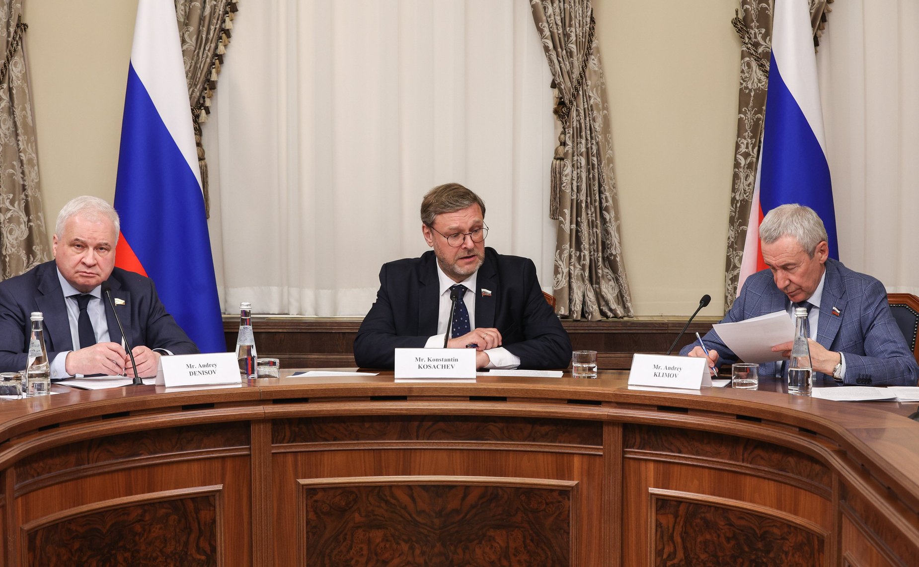 Встреча заместителя Председателя СФ Константина Косачева с Генеральным секретарем МПС и руководителем Специальной рабочей группы МПС по Украине, председателем комитета по обороне, внутренним и международным делам Федерального национального Совета ОАЭ