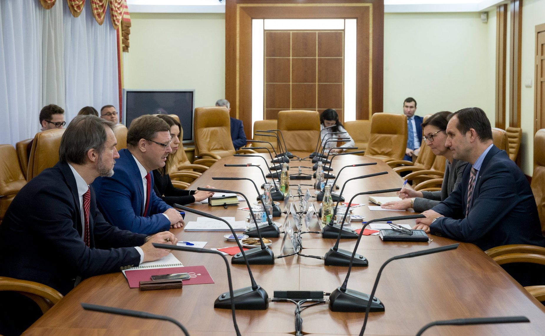 Встреча К. Косачева с Чрезвычайным и полномочным послом Латви в РФ М. Риекстиньшем