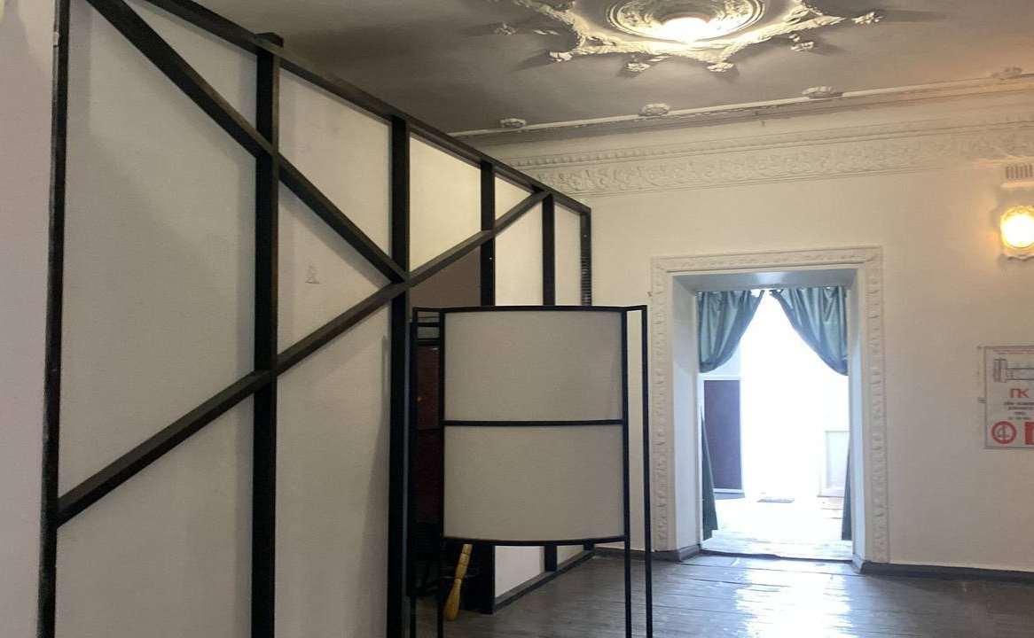 Игорь Кастюкевич посетил кинотеатр Скадовска, в котором сейчас завершаются ремонтные работы