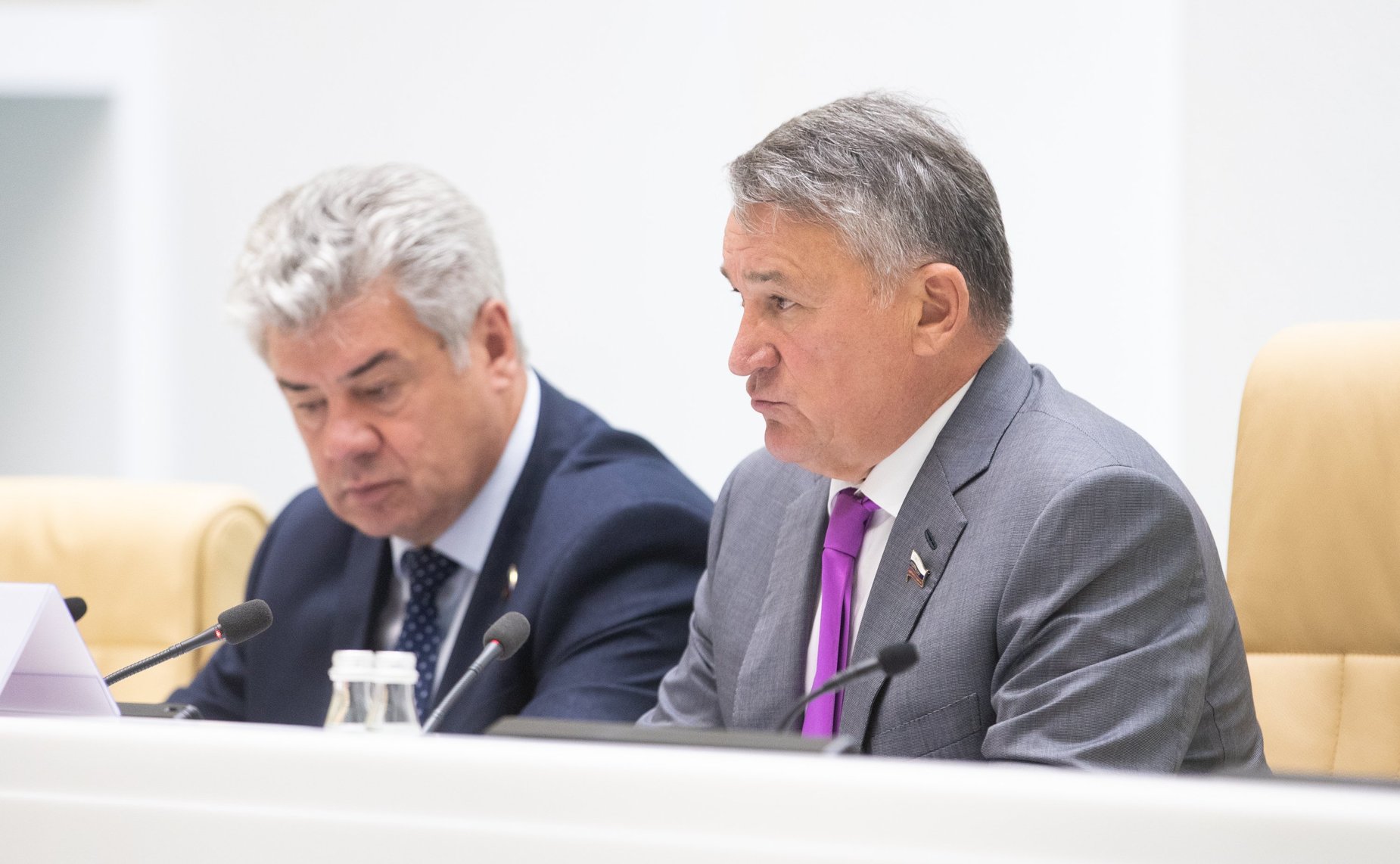 В. Бондарев и Ю. Воробьев