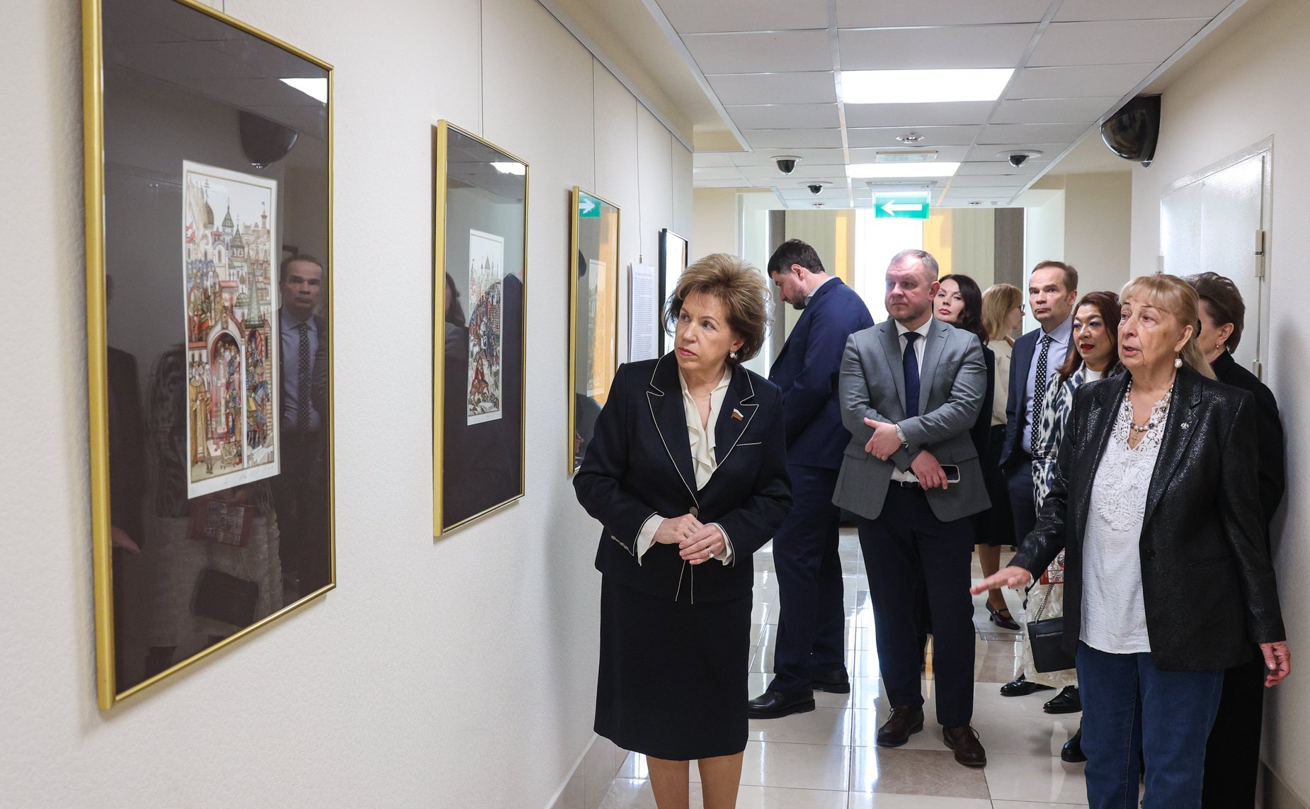 Торжественное открытие выставки Народного художника РФ Людмилы Юга «Нить времен. Подвиг Победы»