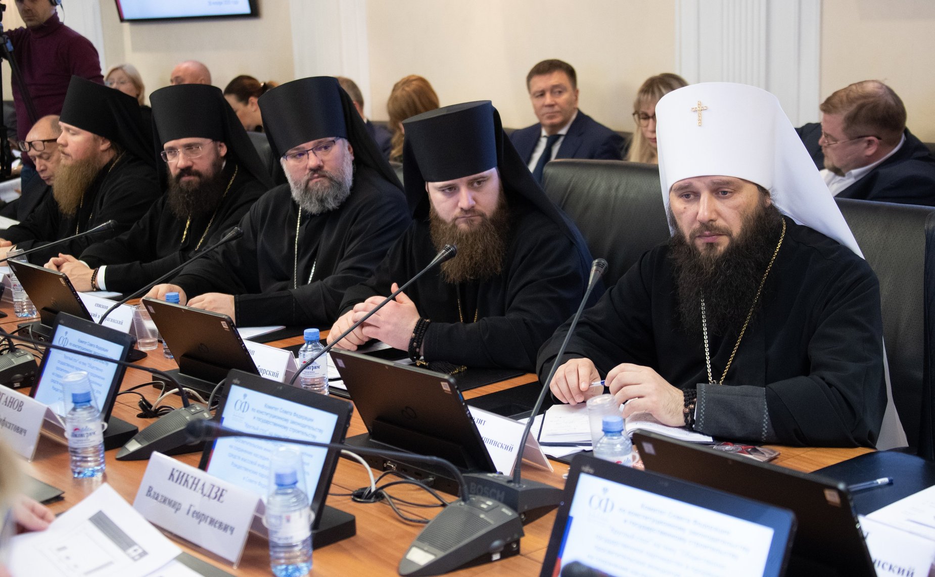 «Круглый стол» в рамках VIII Рождественских парламентских встреч в СФ. Общественное-государственное партнерство в продвижении просветительских инициатив, направленных на сохранение наследия Великой Победы: роль СМИ