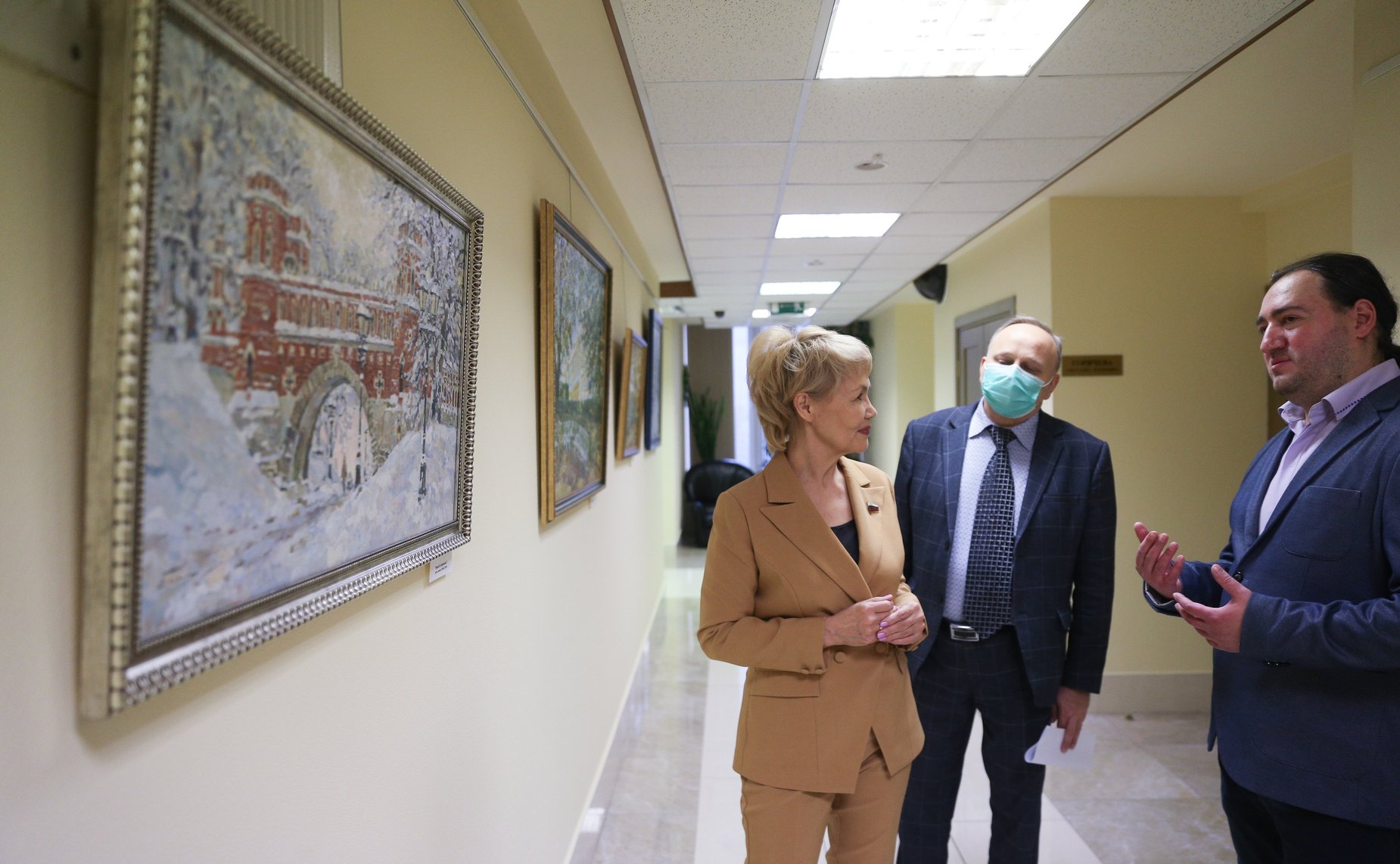 Дина Оюн приняла участие в открытии в СФ выставки работ Павла Еськова «Наследие великих зодчих»