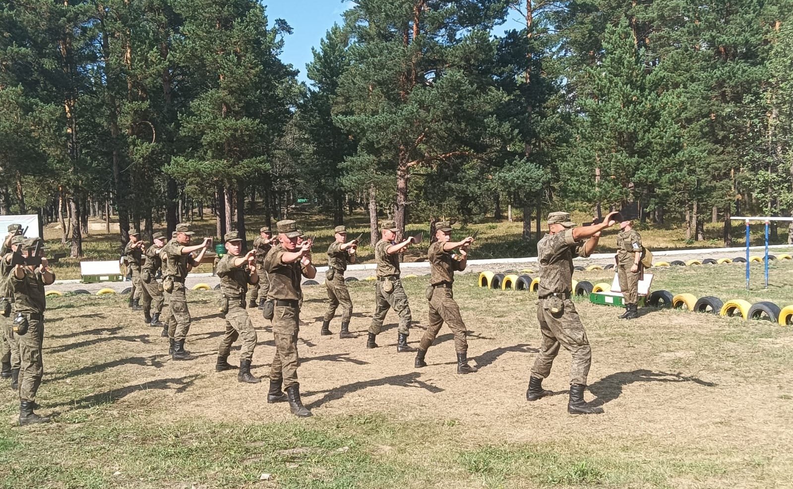 Сергей Рябухин в ходе рабочей поездки в регион посетил учебный центр войск связи Ульяновского гарнизона
