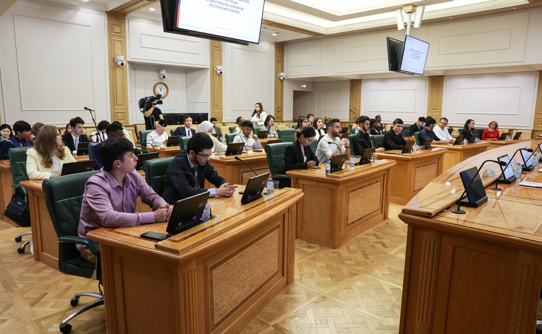 Церемония награждения победителей IV Конкурса чтецов среди студентов аспирантов из стран Азии и Африки «Победа в сердцах поколений» в рамках подготовки к Саммиту Россия-Африка