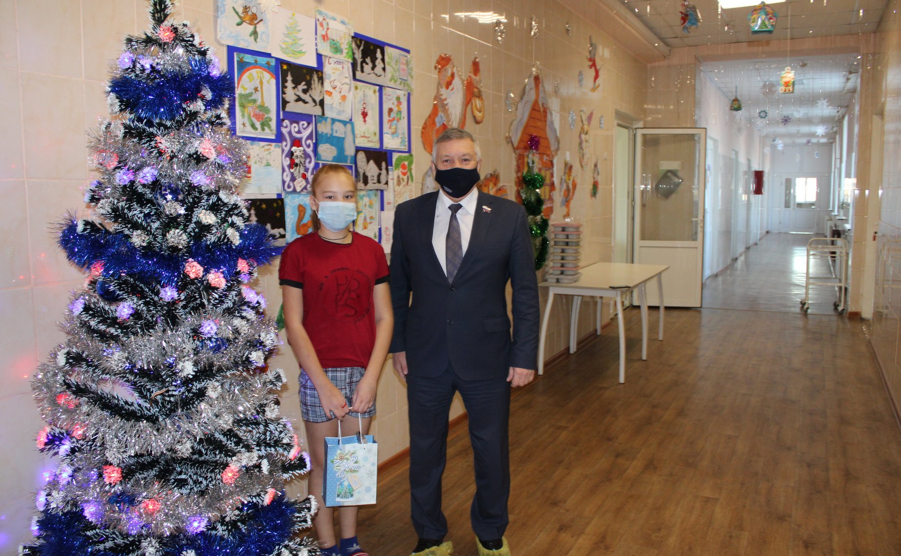 Сергей Михайлов принял участие во Всероссийской акции «Елка желаний», которая проходит в Совете Федерации