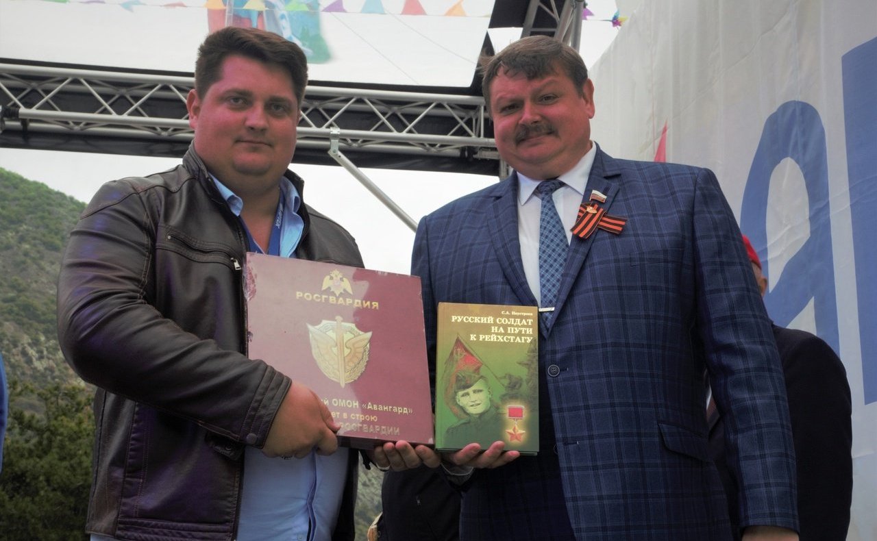 Сергей Колбин принял участие в открытии тематической смены «Школа будущих командиров» в «Артеке»