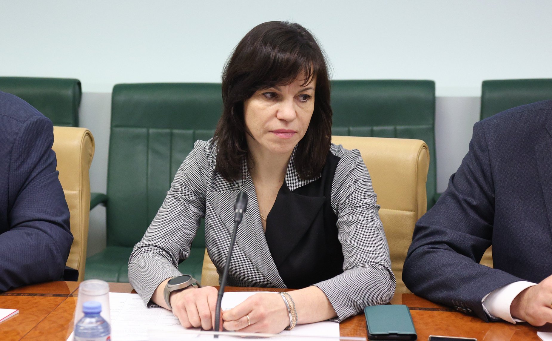 Круглый стола Комитета СФ по конституционному законодательству и государственному строительству «Актуальные проблемы разграничения уголовной и административной ответственности за незаконные действия, причиняющие вред атмосферному воздуху»