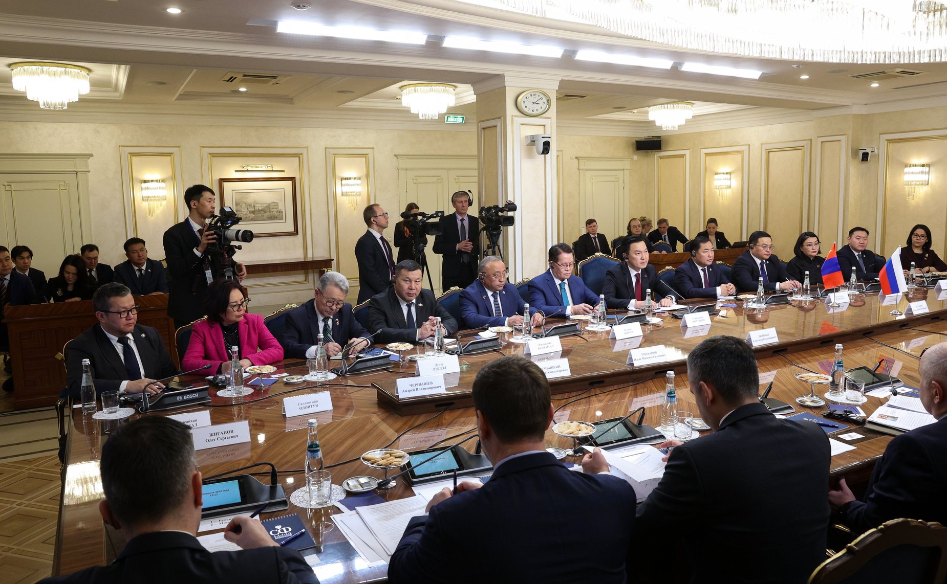 Валентина Матвиенко провела встречу с Председателем Великого Государственного Хурала Монголии Ням-Осорын Учралом