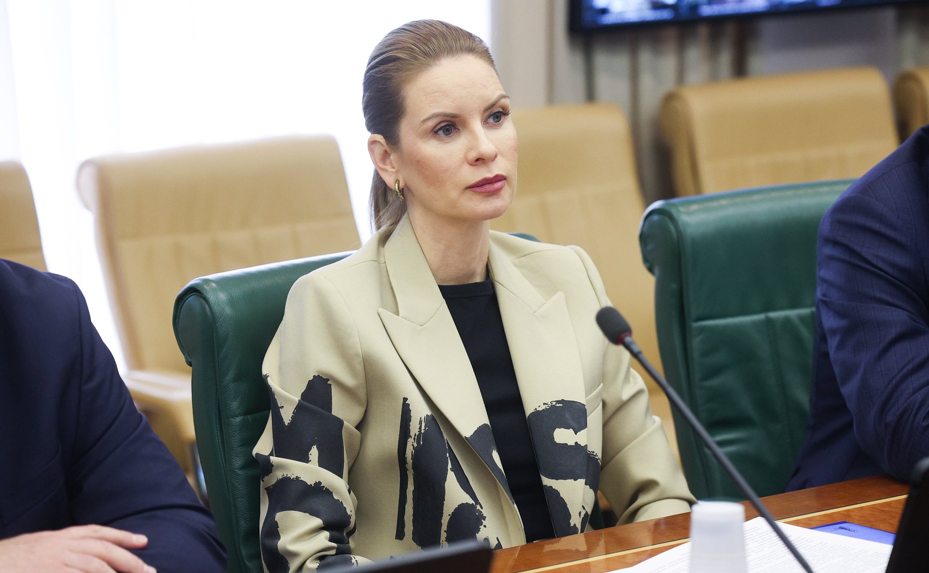 Круглый стол на тему «Вопросы государственной поддержки развития электроэнергетики на территории Дальневосточного федерального округа»