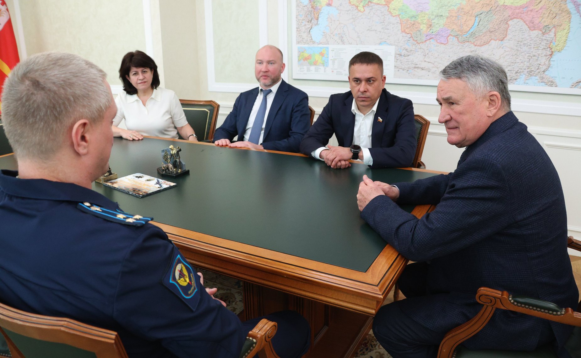 Встреча Юрия Воробьева с ветераном СВО