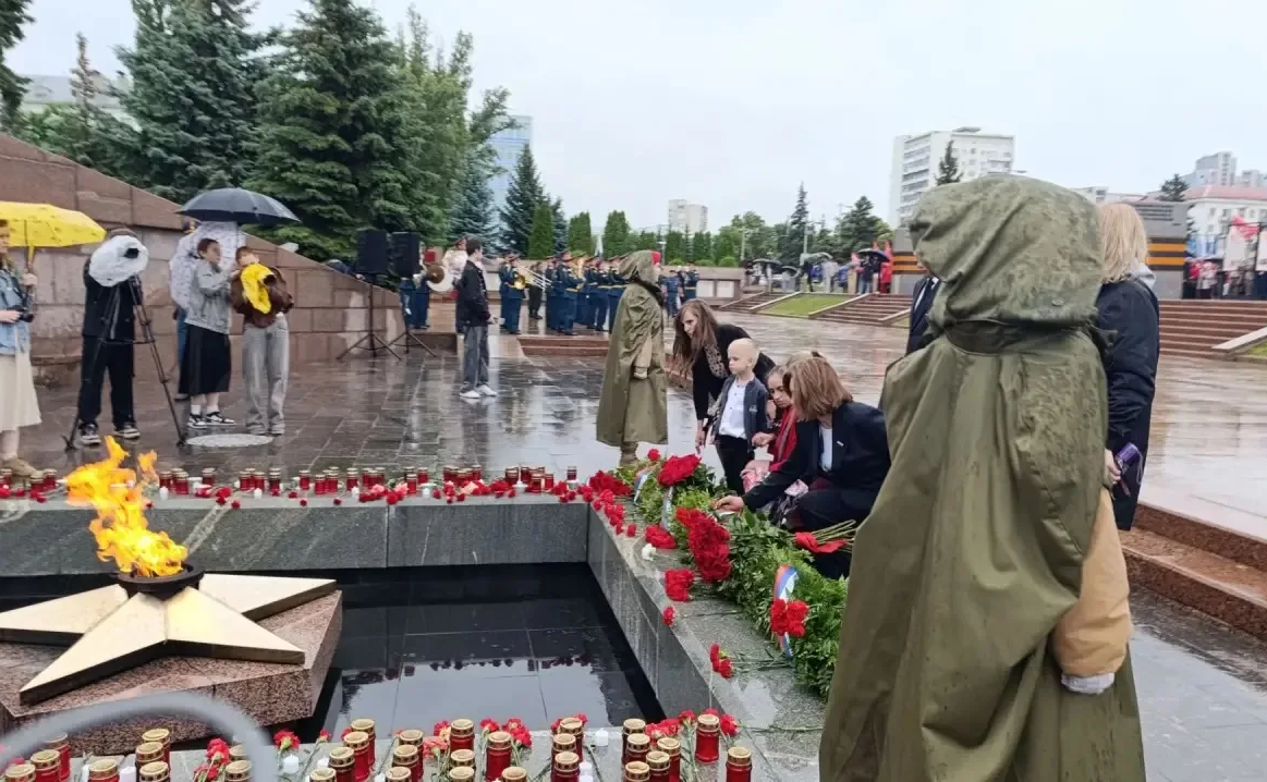 Марина Сидухина приняла участие в мероприятиях, приуроченных ко Дню памяти и скорби